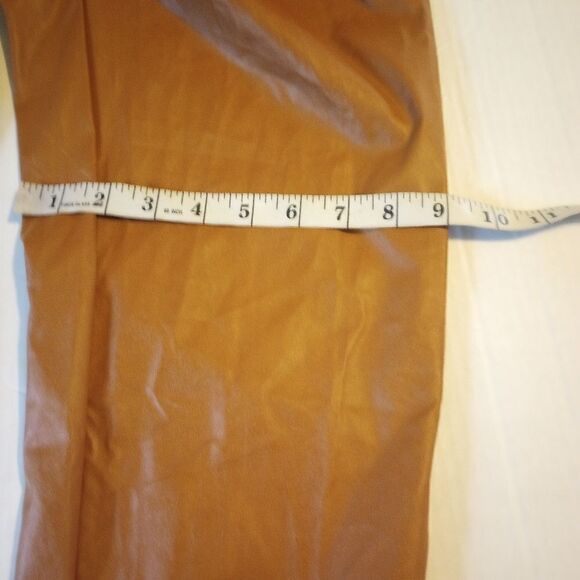 Chicme faux leather camel color pants with belt and zipper closure - Picture 6 of 11